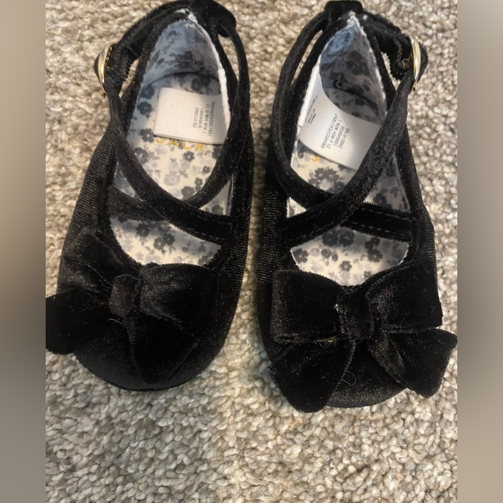Janie & Jack shoes size 3-6 months